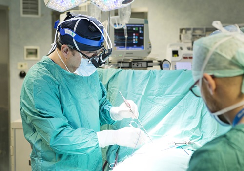 Insufficienza mitralica severa: la cardiochirurgia mininvasiva offre risultati analoghi alla chirurgia a cuore aperto